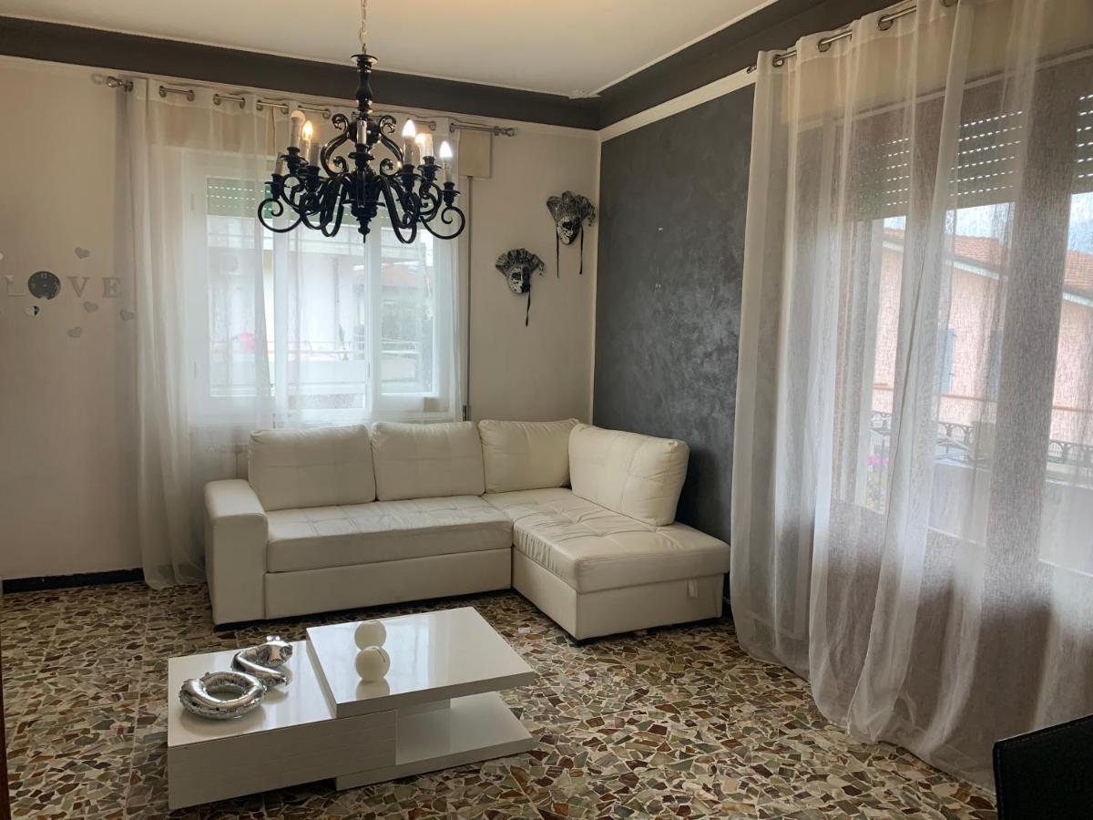 La Casa Di Vale Lägenhet Marina di Massa Exteriör bild