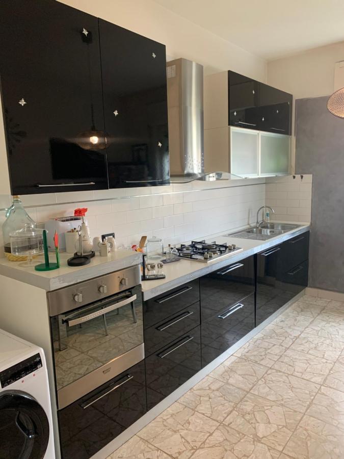 La Casa Di Vale Lägenhet Marina di Massa Exteriör bild